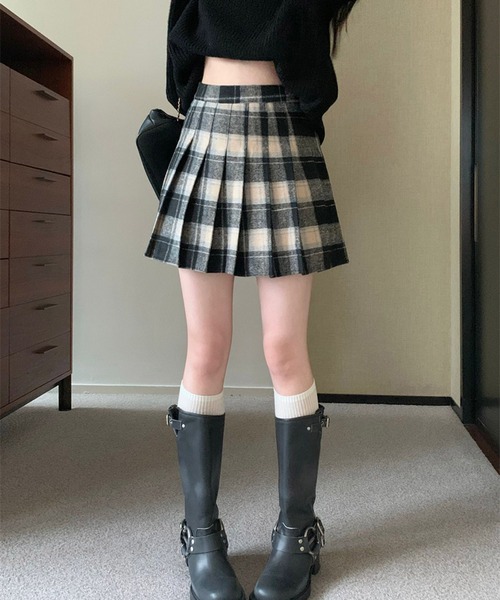 Nia(ニア)の「Nia(ニア)/レトロチェック ミニプリーツスカート(スカート・レディース・ブラック/レッド/ブラウン・LARGE/MEDIUM/SMALL)」の19枚目の写真