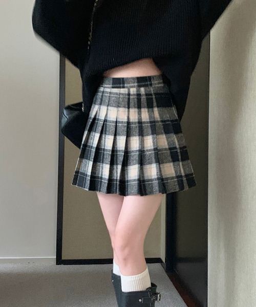 Nia(ニア)の「Nia(ニア)/レトロチェック ミニプリーツスカート(スカート・レディース・ブラック/レッド/ブラウン・LARGE/MEDIUM/SMALL)」の20枚目の写真