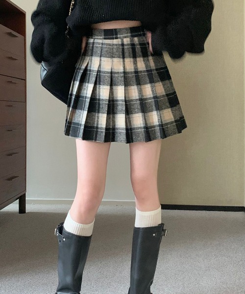 Nia(ニア)の「Nia(ニア)/レトロチェック ミニプリーツスカート(スカート・レディース・ブラック/レッド/ブラウン・LARGE/MEDIUM/SMALL)」の22枚目の写真