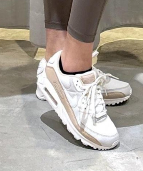 NIKE(ナイキ)の「【NIKE】ナイキ エア マックス 90 ウィメンズシューズ(スニーカー・レディース・ホワイト系その他・23.5cm/24/24.5cm/25/22.5cm/23/25.5cm)」の1枚目の写真