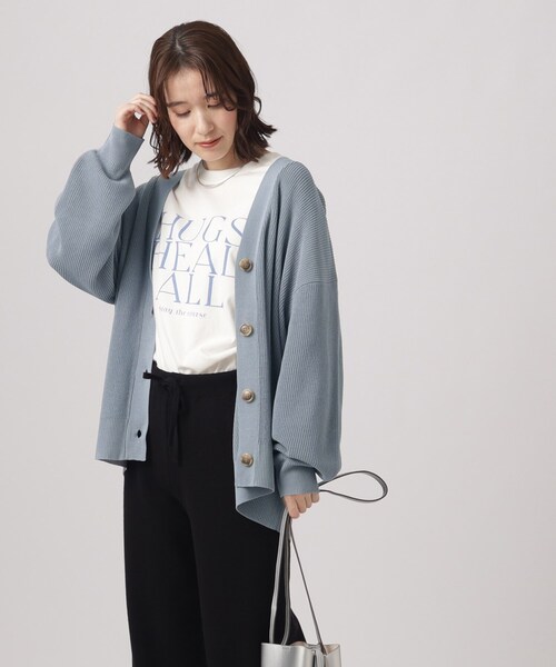 SHOO・LA・RUE(シューラルー)の「◆【洗える/体型カバー】 程よくゆったり さっと羽織れる Vネックカーディガン(カーディガン/ボレロ・レディース・ネイビー/ナチュラル/ホワイト系5/イエロー系その他/ライトブルー・00)」の6枚目の写真