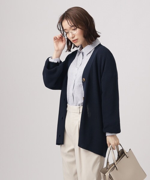 SHOO・LA・RUE(シューラルー)の「◆【洗える/体型カバー】 程よくゆったり さっと羽織れる Vネックカーディガン(カーディガン/ボレロ・レディース・ネイビー/ナチュラル/ホワイト系5/イエロー系その他/ライトブルー・00)」の12枚目の写真