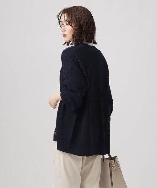 SHOO・LA・RUE(シューラルー)の「◆【洗える/体型カバー】 程よくゆったり さっと羽織れる Vネックカーディガン(カーディガン/ボレロ・レディース・ネイビー/ナチュラル/ホワイト系5/イエロー系その他/ライトブルー・00)」の13枚目の写真