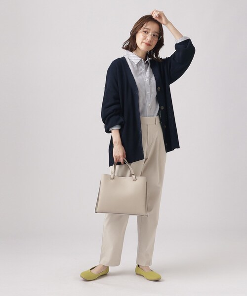 SHOO・LA・RUE(シューラルー)の「◆【洗える/体型カバー】 程よくゆったり さっと羽織れる Vネックカーディガン(カーディガン/ボレロ・レディース・ネイビー/ナチュラル/ホワイト系5/イエロー系その他/ライトブルー・00)」の14枚目の写真