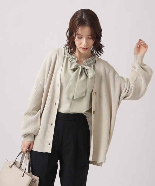 SHOO・LA・RUE(シューラルー)の「◆【洗える/体型カバー】 程よくゆったり さっと羽織れる Vネックカーディガン(カーディガン/ボレロ・レディース・ネイビー/ナチュラル/ホワイト系5/イエロー系その他/ライトブルー・00)」の17枚目の写真