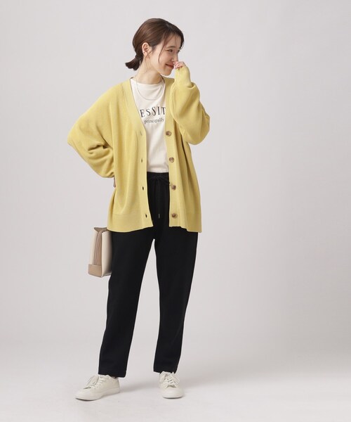 SHOO・LA・RUE(シューラルー)の「◆【洗える/体型カバー】 程よくゆったり さっと羽織れる Vネックカーディガン(カーディガン/ボレロ・レディース・ネイビー/ナチュラル/ホワイト系5/イエロー系その他/ライトブルー・00)」の22枚目の写真