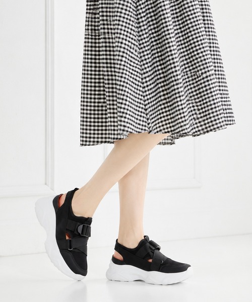 coca(ANDEX shoes product)(コカ)の「ベルトデザイン メッシュ スニーカーサンダル(スニーカー・レディース・カーキ/ブラック・LARGE/MEDIUM/SMALL)」の22枚目の写真