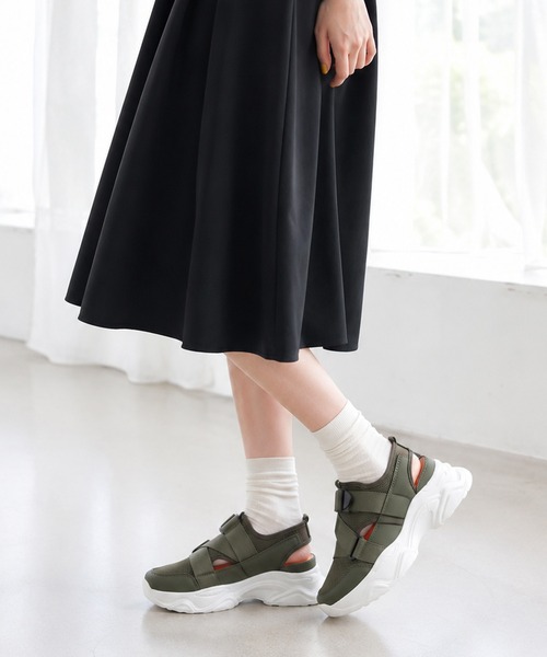 coca(ANDEX shoes product)(コカ)の「ベルトデザイン メッシュ スニーカーサンダル(スニーカー・レディース・カーキ/ブラック・LARGE/MEDIUM/SMALL)」の19枚目の写真