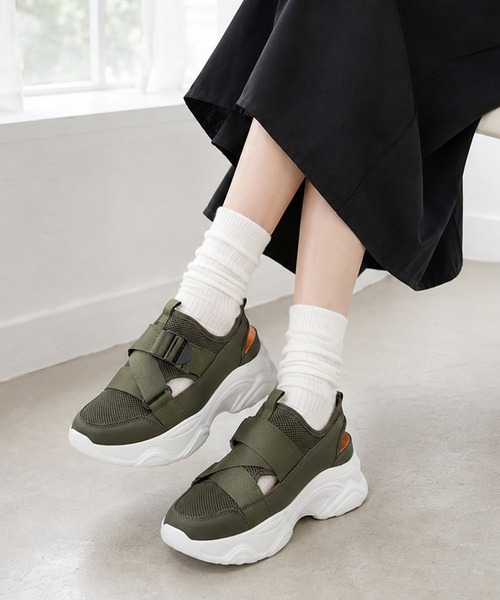 coca(ANDEX shoes product)(コカ)の「ベルトデザイン メッシュ スニーカーサンダル(スニーカー・レディース・カーキ/ブラック・LARGE/MEDIUM/SMALL)」の17枚目の写真