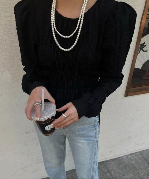 AMELY(エミリー)の「パフショルダーギャザーブラウス(シャツ/ブラウス・レディース・ブラック/ベージュ/ホワイト・M/L)」の9枚目の写真