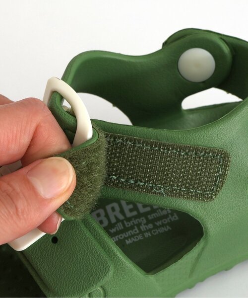 BREEZE（ブリーズ）の「EVAサンダル（サンダル・キッズ・ブラック/カーキ/ブルー/ブラウン/ピンク/レインボー/ベージュ/イエロー/パープル/ライム・13/14/16/19/21/15 /18/20/17）」の17枚目の写真