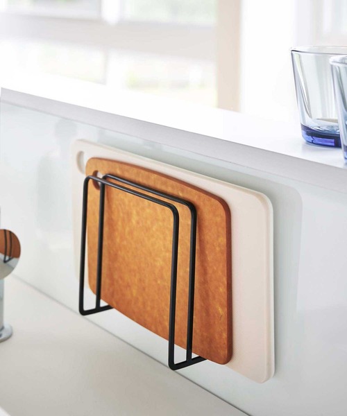 tower（タワー）の「tower(タワー) マグネットまな板スタンド（キッチン収納・レディース・ホワイト/ブラック・F）」の3枚目の写真