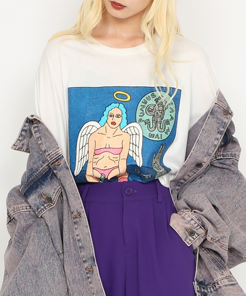 PUNYUS（プニュズ）の「Night angel ビッグＴシャツ（Tシャツ/カットソー・レディース・ブラック/ベージュ/ピンク/ホワイト・3/4）」の2枚目の写真