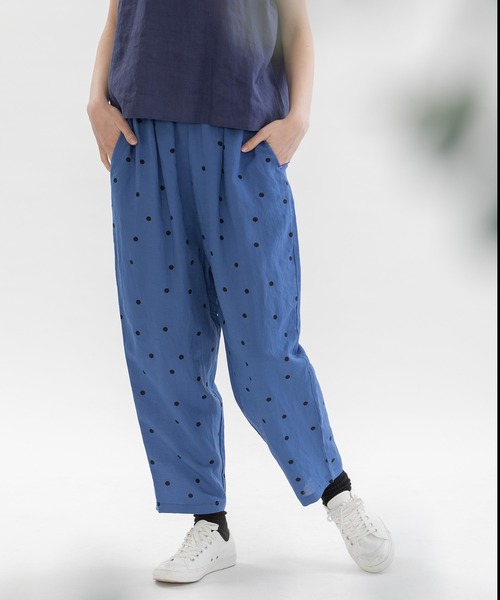 nop de nod（ノップドゥノッド）の「レーヨンリネンPolka タックパンツ（その他パンツ・レディース・ブラック/ブルー/アイボリー・3）」の7枚目の写真