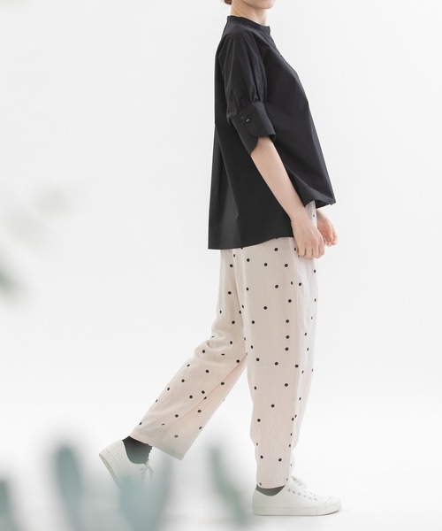 nop de nod（ノップドゥノッド）の「レーヨンリネンPolka タックパンツ（その他パンツ・レディース・ブラック/ブルー/アイボリー・3）」の11枚目の写真