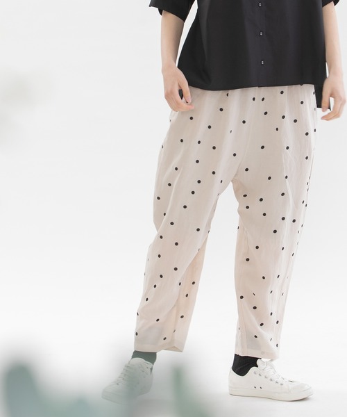 nop de nod（ノップドゥノッド）の「レーヨンリネンPolka タックパンツ（その他パンツ・レディース・ブラック/ブルー/アイボリー・3）」の13枚目の写真