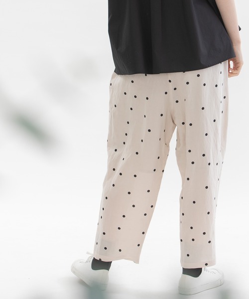 nop de nod（ノップドゥノッド）の「レーヨンリネンPolka タックパンツ（その他パンツ・レディース・ブラック/ブルー/アイボリー・3）」の14枚目の写真