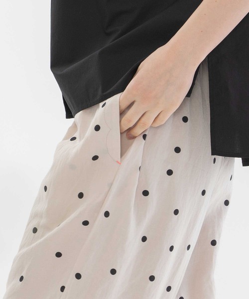 nop de nod（ノップドゥノッド）の「レーヨンリネンPolka タックパンツ（その他パンツ・レディース・ブラック/ブルー/アイボリー・3）」の15枚目の写真