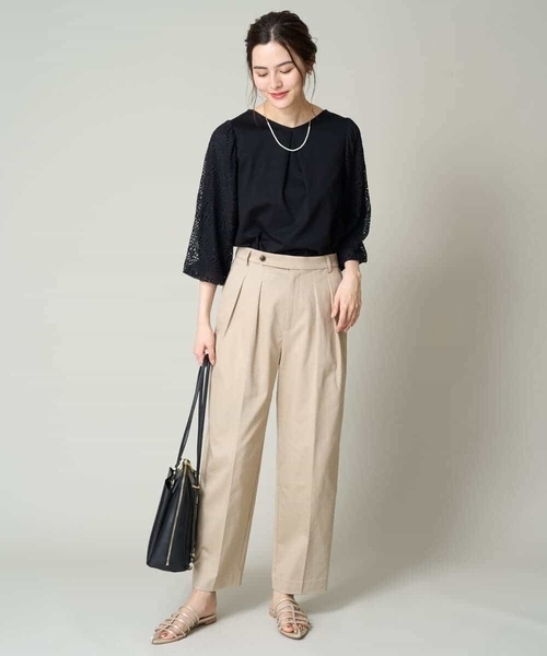 a.v.v（アーヴェヴェ）の「【マシンウォッシャブル】2タックテーパードチノパンツ（チノパンツ・レディース・ベージュ・36/38/40/42/34）」の3枚目の写真