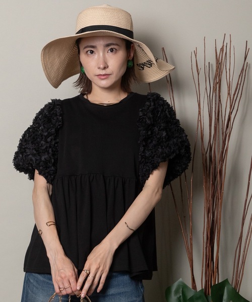 MHBG TOKYO(エムエイチビージートーキョー)の「袖チュール フリルデザインTEE(Tシャツ/カットソー・レディース・ブラック/アイボリー・FREE)」の2枚目の写真