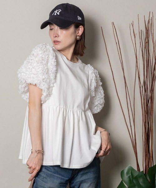MHBG TOKYO(エムエイチビージートーキョー)の「袖チュール フリルデザインTEE(Tシャツ/カットソー・レディース・ブラック/アイボリー・FREE)」の19枚目の写真