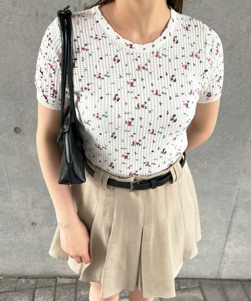 UNUSED - 新品　UNUSED サーマル　花柄　カットソー　ロンT UNUSED - 新品 UNUSED サーマル 花柄 カットソー ロンTの通販 by