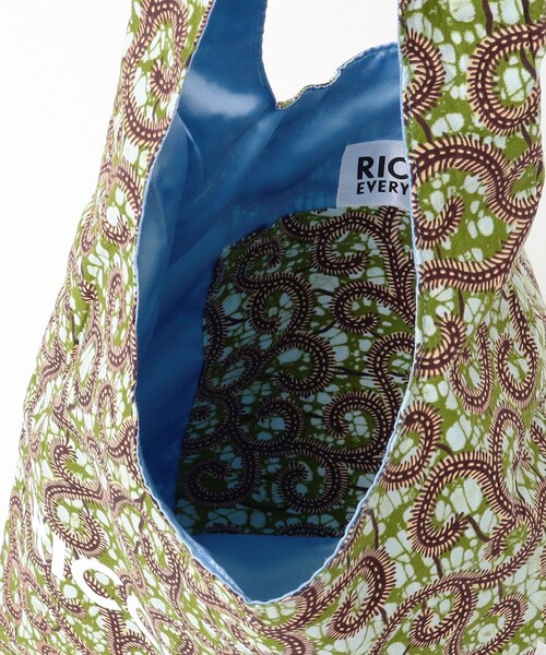 Ray BEAMS(レイビームス)の「RICCI EVERYDAY × Ray BEAMS / 別注 リバーシブル トートバッグ(トートバッグ・レディース・ライトブルー/ブラウン・ONE SIZE)」の7枚目の写真