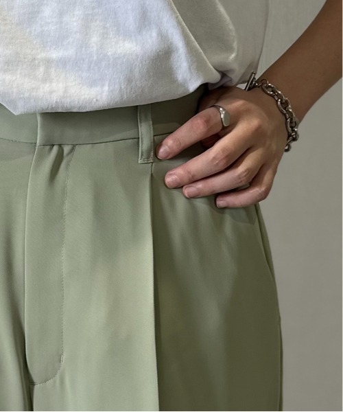 1chaku.（イッチャク）の「ハイウエストスラックスパンツ（スラックス・レディース・ダークグリーン/ブルー/ミント/チャコール/グレイッシュベージュ/ブラック/アイボリー/ピンク・マルチサイズ）」の14枚目の写真
