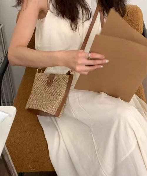 Ritzy(リッツィー)の「5色展開 ストローかご ショルダーバッグ(ショルダーバッグ・レディース・ブラック/ブラウン/ホワイト/グリーン/イエロー・FREE)」の3枚目の写真