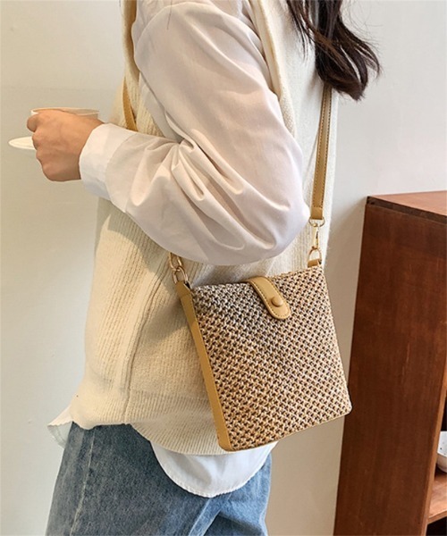 Ritzy(リッツィー)の「5色展開 ストローかご ショルダーバッグ(ショルダーバッグ・レディース・ブラック/ブラウン/ホワイト/グリーン/イエロー・FREE)」の5枚目の写真