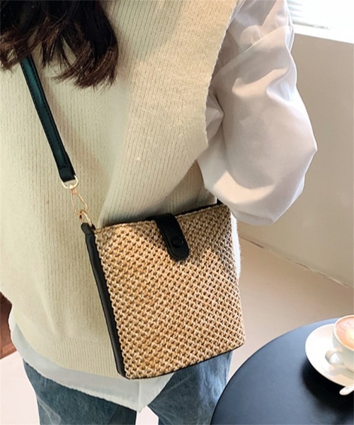 Ritzy(リッツィー)の「5色展開 ストローかご ショルダーバッグ(ショルダーバッグ・レディース・ブラック/ブラウン/ホワイト/グリーン/イエロー・FREE)」の2枚目の写真