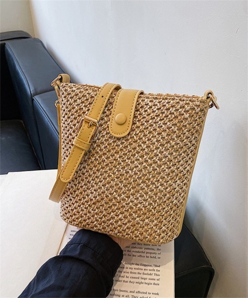Ritzy(リッツィー)の「5色展開 ストローかご ショルダーバッグ(ショルダーバッグ・レディース・ブラック/ブラウン/ホワイト/グリーン/イエロー・FREE)」の6枚目の写真