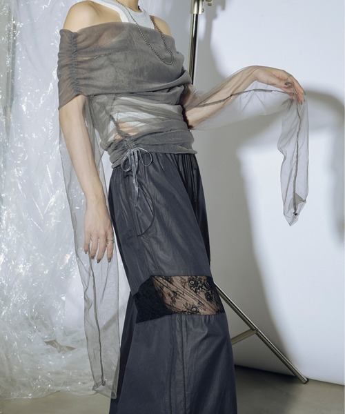 Ezick（エジック）の「Lady mood チュールオフショルトップス（シャツ/ブラウス・レディース・グレー/スモークピンク/ブラック・FREE）」の14枚目の写真