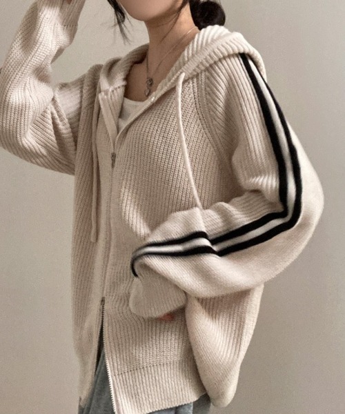 DIAVEL(ディアベル)の「袖ライン入りニットカーディガン/クルートラックニットフード付パーカー(ニット/セーター・レディース・アイボリー/モカ/グレー/ブラック・M)」の8枚目の写真