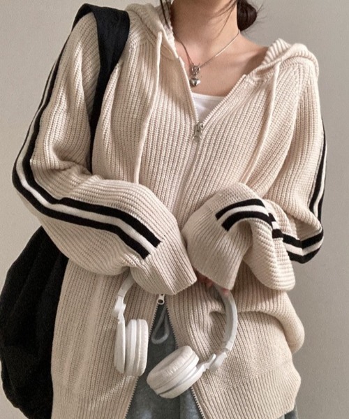 DIAVEL(ディアベル)の「袖ライン入りニットカーディガン/クルートラックニットフード付パーカー(ニット/セーター・レディース・アイボリー/モカ/グレー/ブラック・M)」の6枚目の写真