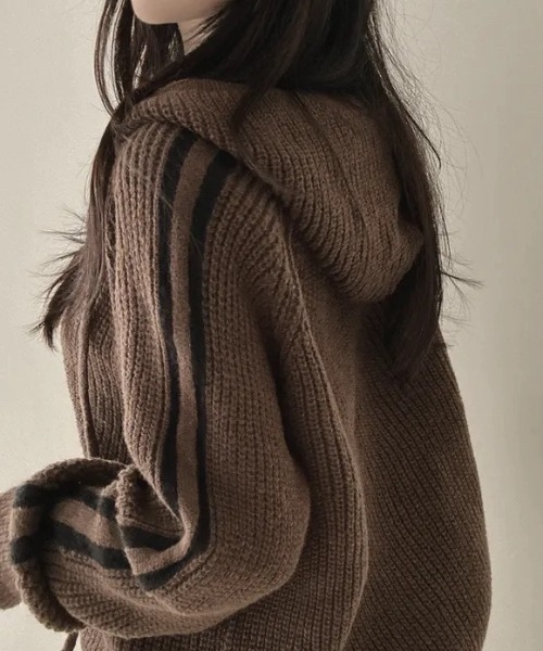 DIAVEL(ディアベル)の「袖ライン入りニットカーディガン/クルートラックニットフード付パーカー(ニット/セーター・レディース・アイボリー/モカ/グレー/ブラック・M)」の12枚目の写真