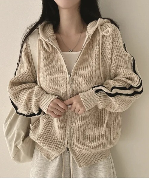 DIAVEL(ディアベル)の「袖ライン入りニットカーディガン/クルートラックニットフード付パーカー(ニット/セーター・レディース・アイボリー/モカ/グレー/ブラック・M)」の20枚目の写真