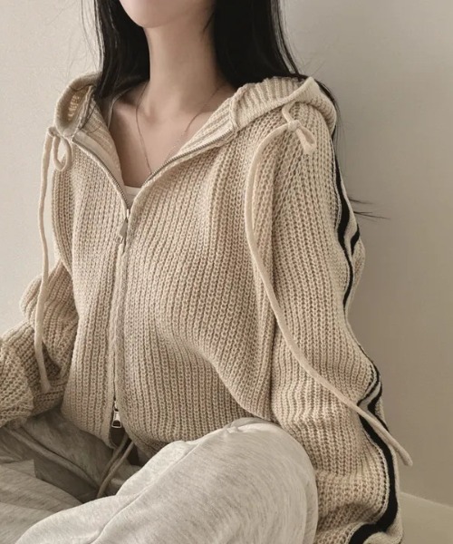 DIAVEL(ディアベル)の「袖ライン入りニットカーディガン/クルートラックニットフード付パーカー(ニット/セーター・レディース・アイボリー/モカ/グレー/ブラック・M)」の21枚目の写真