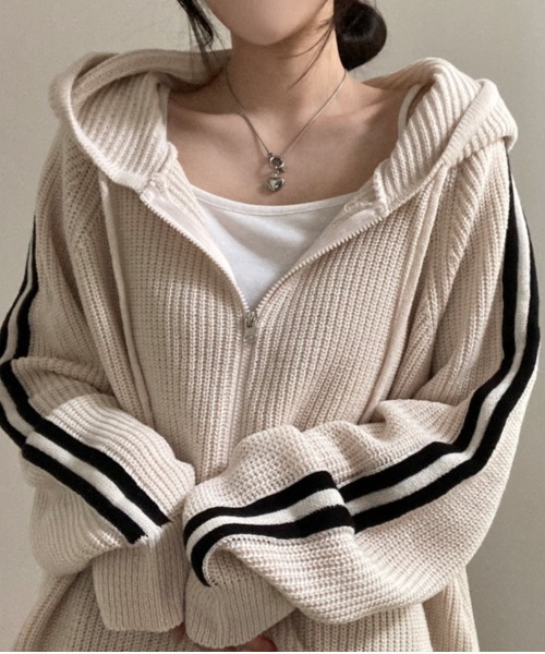 【新品・未使用】DIESELフード付きニットパーカー　カーディガン セール】袖ライン入りニットカーディガン/クルートラックニットフード