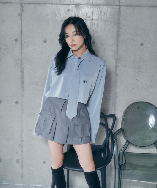 ANDGEEBEE（アンジービー）の「ネクタイセットシャツ（シャツ/ブラウス・レディース・ブルー/グレー・FREE）」の2枚目の写真