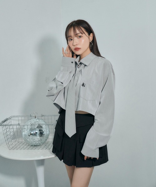 ANDGEEBEE（アンジービー）の「ネクタイセットシャツ（シャツ/ブラウス・レディース・ブルー/グレー・FREE）」の3枚目の写真