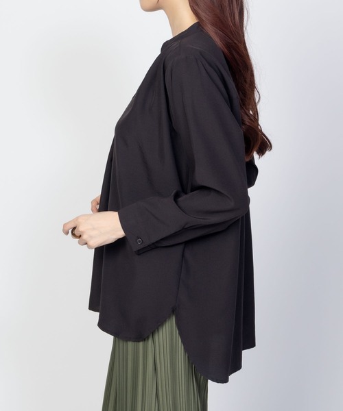 NAVY(ネイビー)の「【シワになりにくい】 NAVY スキッパー7分袖プルオーバー シャツ(シャツ/ブラウス・レディース・ブラック/ブルー/キャメル・M/L)」の6枚目の写真