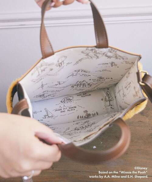 Winnie the Pooh/ショルダーバッグ（ハンドバッグ）｜Disney