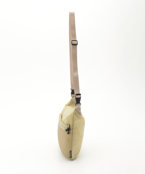 &Bridge(アンドブリッジ)の「Earth Made (アースメイド) メッシュポケット軽量ショルダーバッグ(ショルダーバッグ・レディース・ライトベージュ・99)」の3枚目の写真