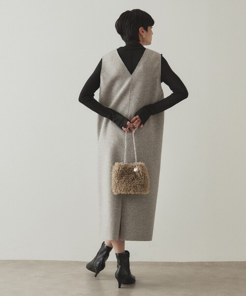 OPAQUE.CLIP（オペークドットクリップ）の「◆【2WAY】ラム風フェイクファーミニショルダーバッグ（ショルダーバッグ・レディース・ブラウン系/チャコールグレー/オフホワイト・00）」の10枚目の写真