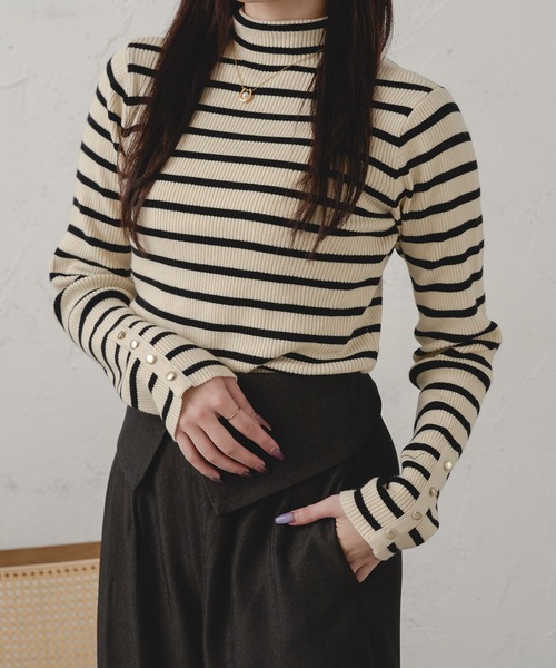 Ambre Neige(アンブルネージュ)の「ゴールドボタンハイネックリブニット/WEB/EC限定商品(ニット/セーター・レディース・グレー系その他/アイボリー/ホワイト系その他・FREE)」の22枚目の写真