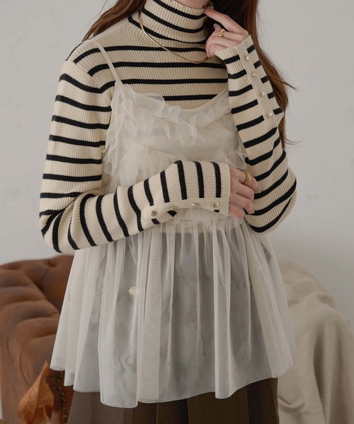 Ambre Neige(アンブルネージュ)の「ゴールドボタンハイネックリブニット/WEB/EC限定商品(ニット/セーター・レディース・グレー系その他/アイボリー/ホワイト系その他・FREE)」の6枚目の写真