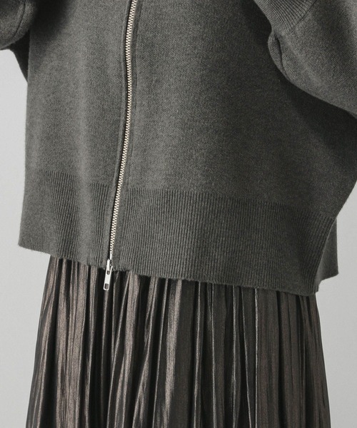 GLOBAL WORK（グローバルワーク）の「メルティスタンドフルZIP