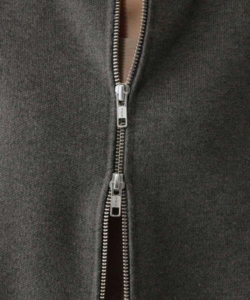 GLOBAL WORK（グローバルワーク）の「メルティスタンドフルZIP