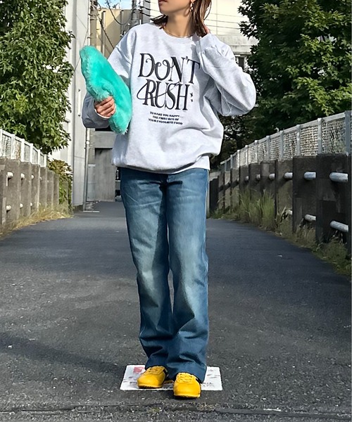 mi via loca（ミヴィアロカ）の「【GILDAN】発泡プリントDON'T RUSHロゴ裏起毛スウェットプルオーバー 【PT NO. MVL054 ※2A】（スウェット・レディース・ブラック/オートミール/ピンク・MEDIUM/X-LARGE）」の15枚目の写真